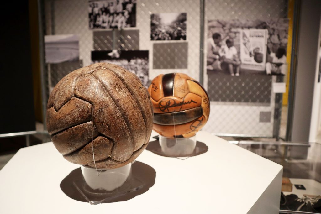 balones futbol exposicion disenando una pasion franz mayer cdmx